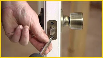 Metro Locksmith Services Urbandale, IA 515-203-4198 - 14-install-new-lock
